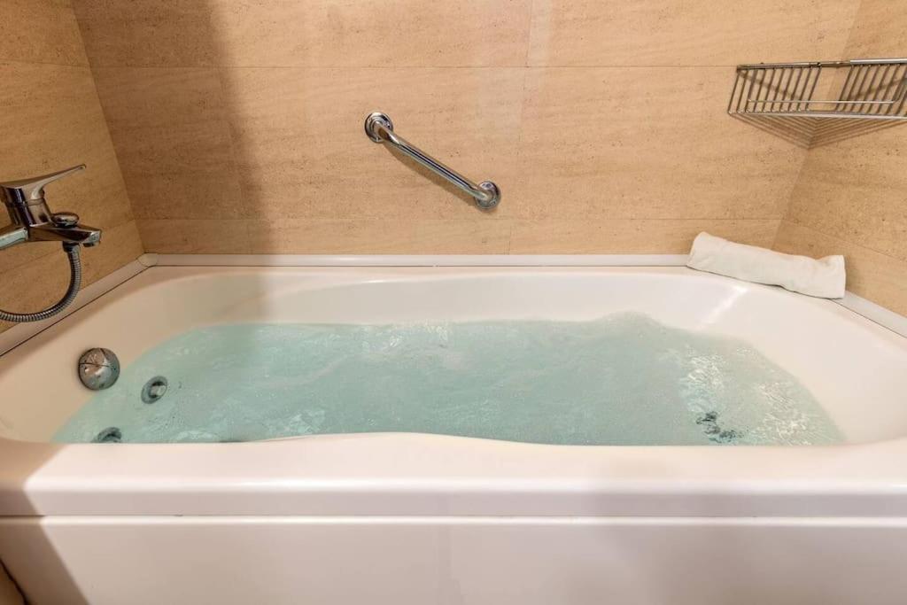 Jdcbl - Peaceful Wonderful Apartment In City Center Sevilla Bagian luar foto